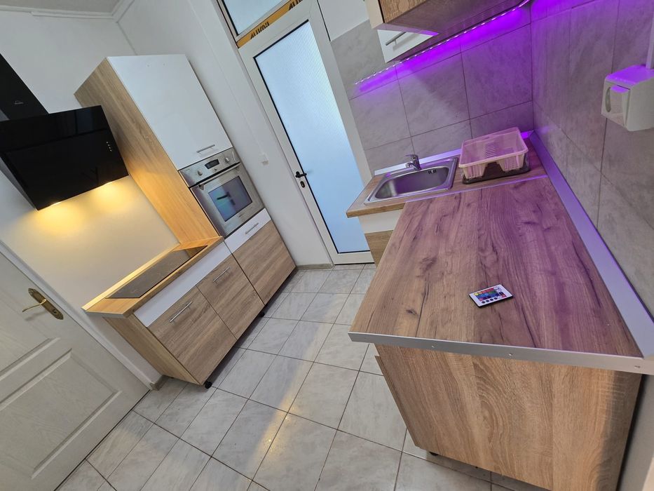 Apartament de inchiriat cu 3 camere renovat recent (prima inchiriere)