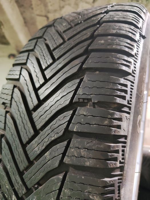 4 бр зимни 215/55/17 Michelin