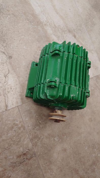 Трифазен електромотор