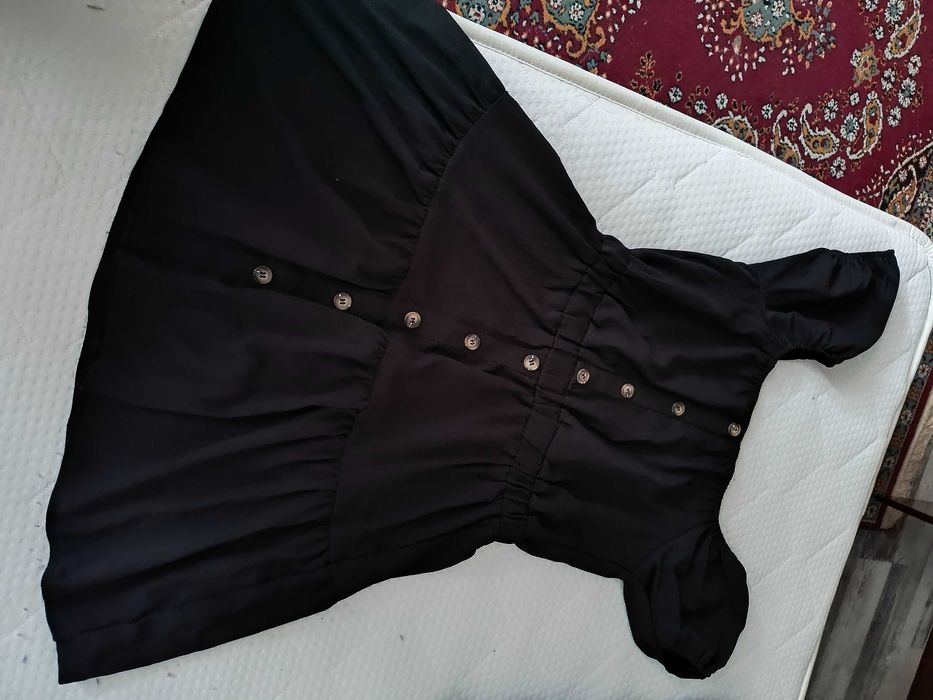Rochie umeri cazuti