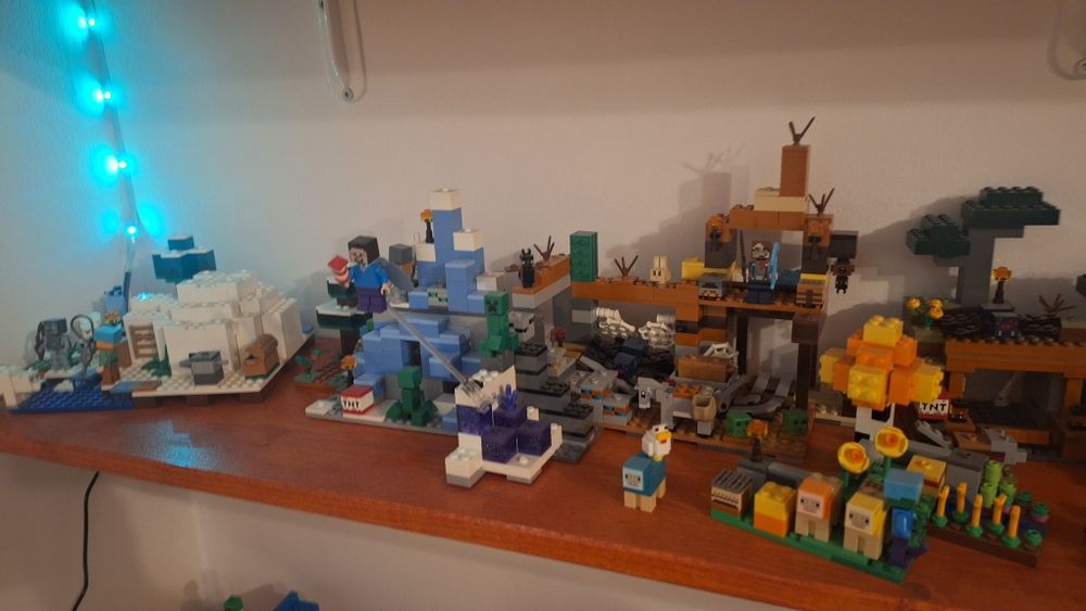 Vand seturi lego minecraft, orice din poze.