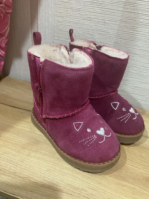 Продам детские угги