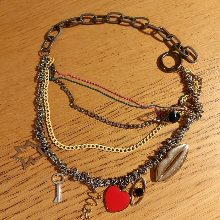 Екстравагантно колие ,гривни ,пръстени ,различна цена