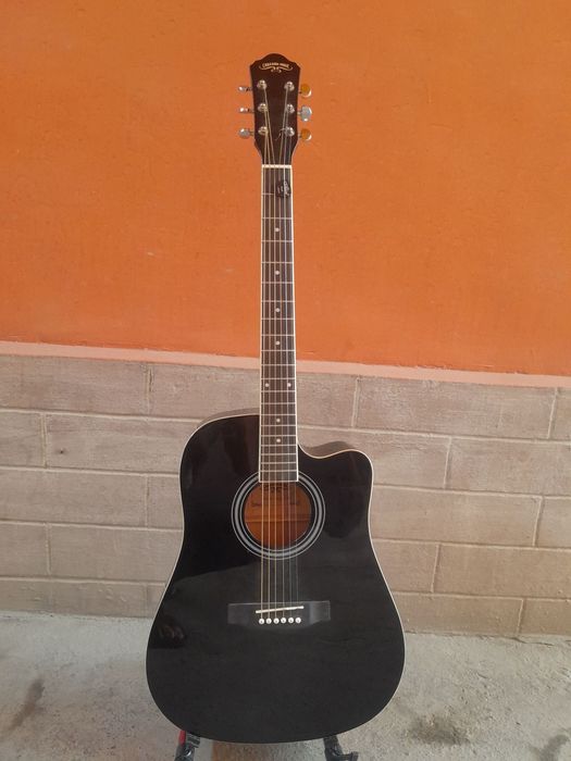 Gitara, Akustika, Yangi, chixoli bilan