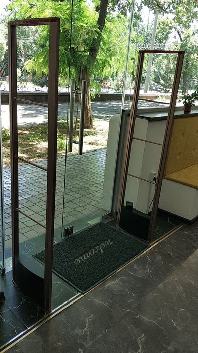 Противокражные радичастотные ворота.