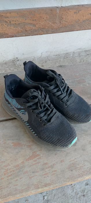 Кроссовки красные 39/40р