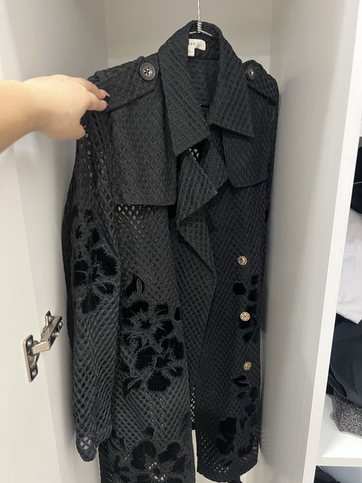 Продам пиджаки и плащи