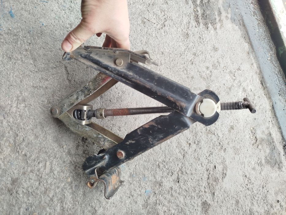 Домкрат продам фольцваген