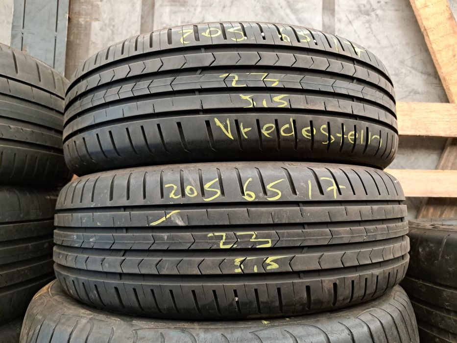 2 anvelope 205/65 R17 Vredestein dot 2023