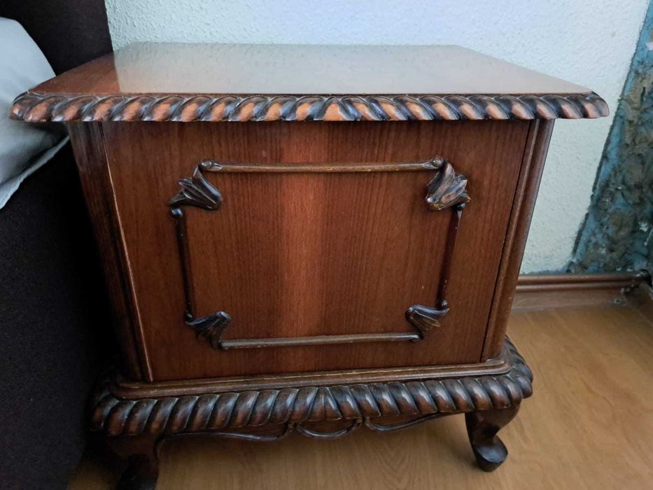 Vand mobila veche+canapea si fotolii