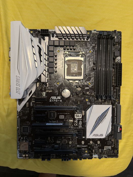 Vand 3 placi de baza intel lga 1511