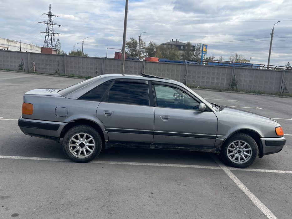 Срочно продается Ауди 100 с4