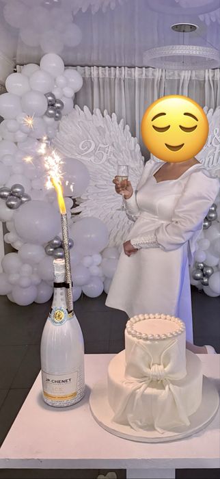 Vand rochie alba,eleganta.