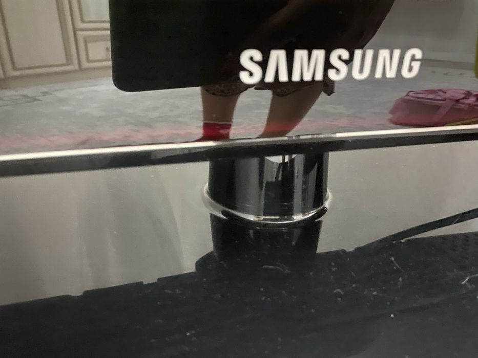Samsung телевизор в отличном состояние