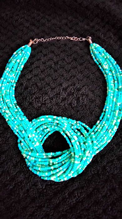 Дамска огърлица, колие