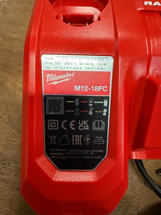 Încărcător MILWAUKEE 12-18v M12-18FC
