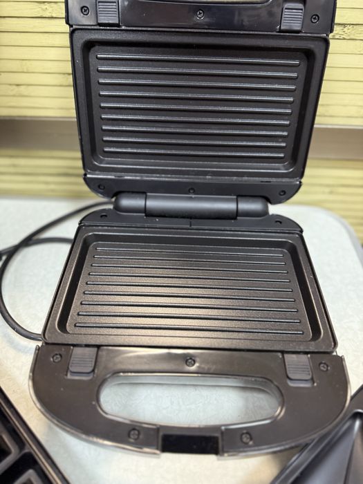 Сандвич грил Russell Hobbs