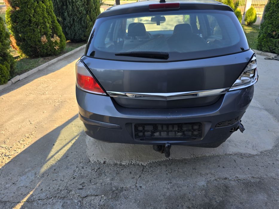Dezmembrez opel astra h ,1.7 diesel