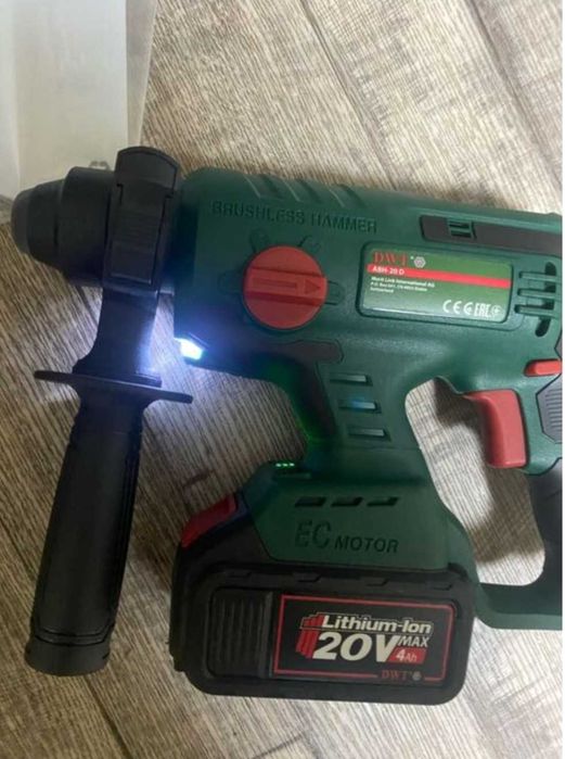 Продам перфоратор Dwt 20v