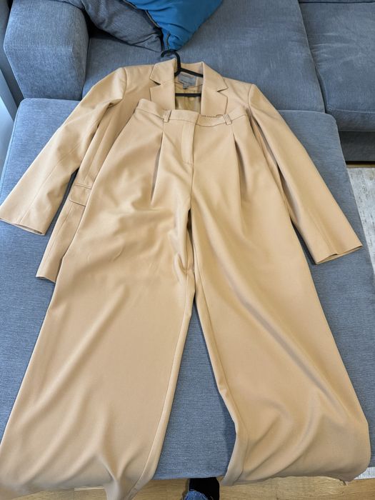 Костюм от две части River Island - сако и панталон- чисто нови