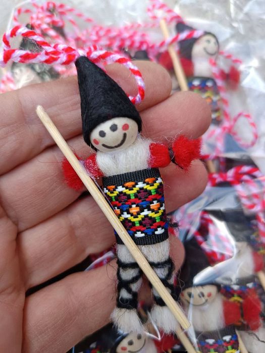 Ръчно изработени мартеници - Коминочистач или Овчарче