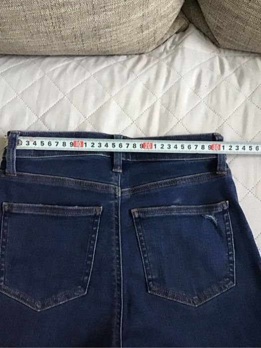 Продавам дамски дънки UNiQlO JEANS