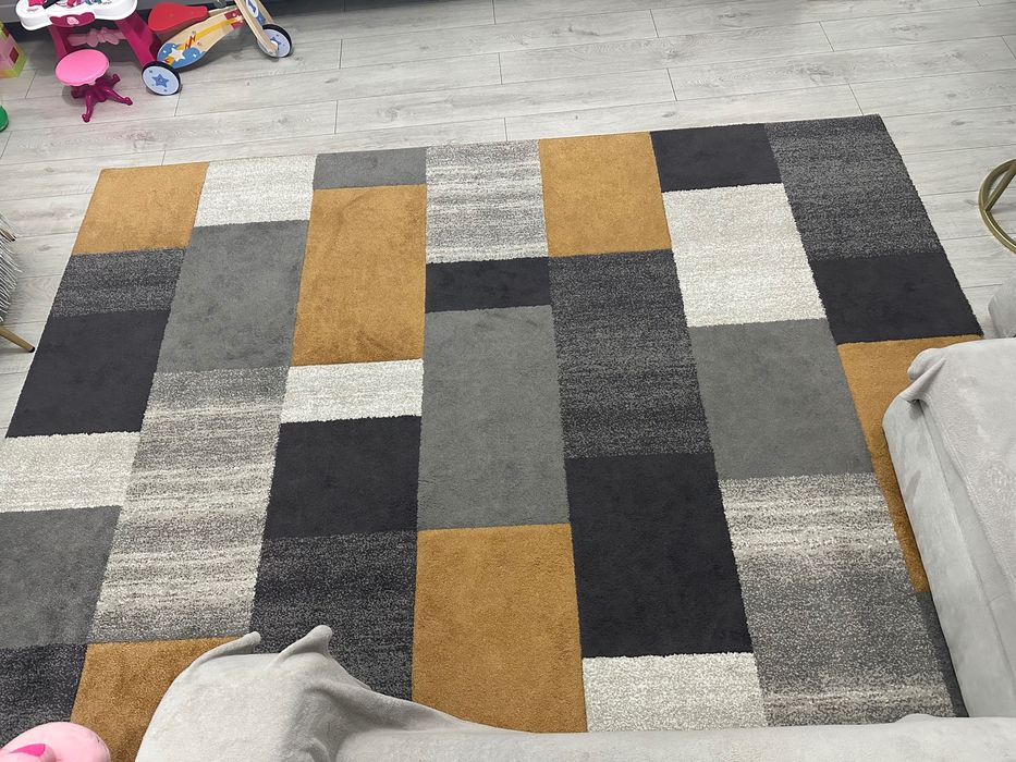 Covor living, model modern.