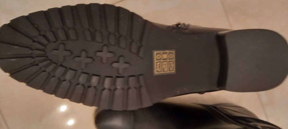 Дамски нови  черни боти,41 номер