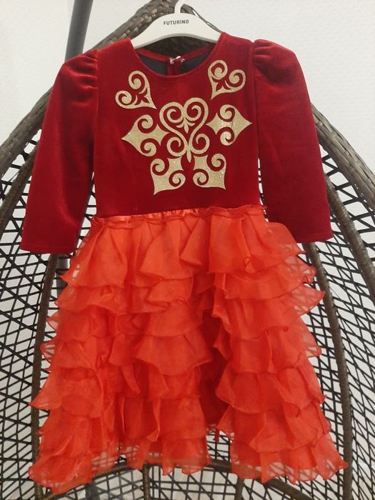 Нарядные платье и юбки для девочек