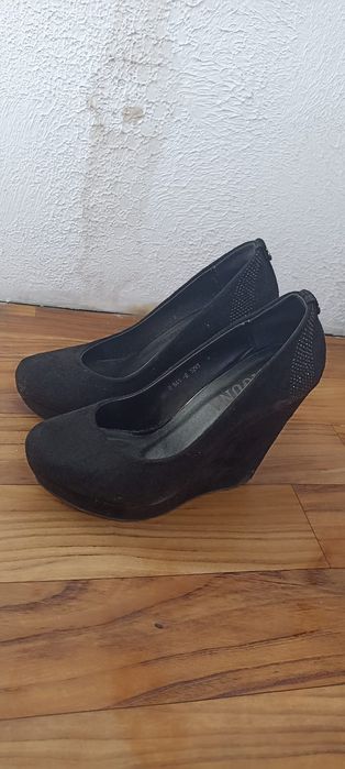 Продается женская обувь