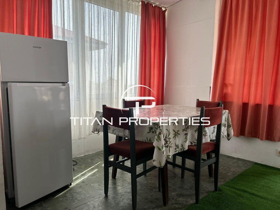 Двуетажна Къща, под наем, кв. Банево