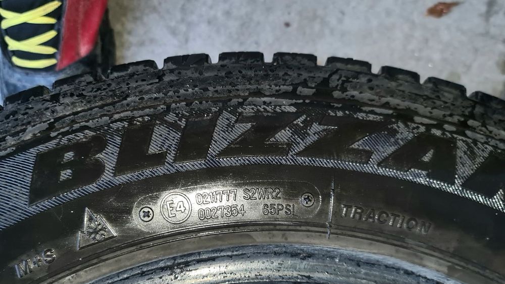 4 зимни гуми за бус Bridgestone Blizzard  195/70R15 C 104/102R