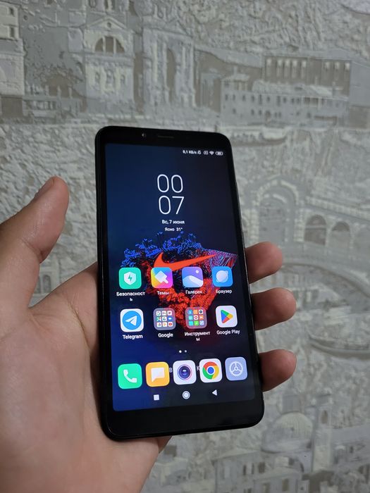 REDMI 6  polniy komplekt 3/32GB + fleshka