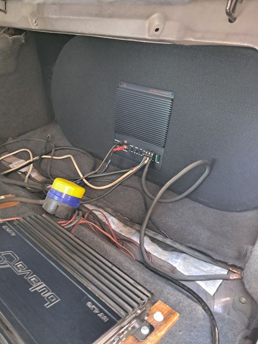 Сабвуфер двойной ураган