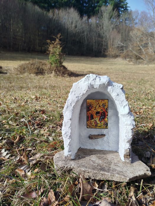 Градински параклиси и иконостаси