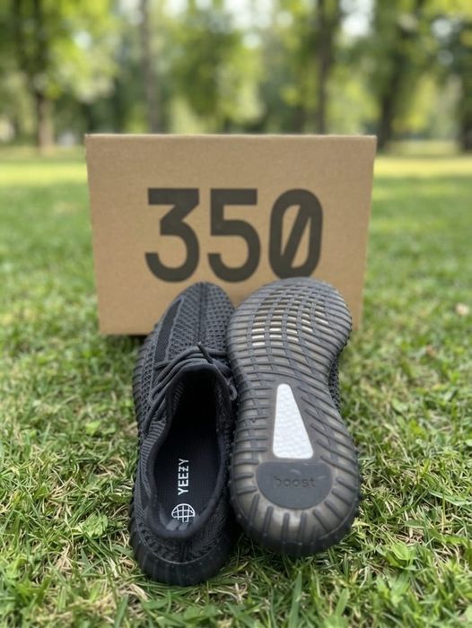 Adidasi Yeezy Boost 350 Negru