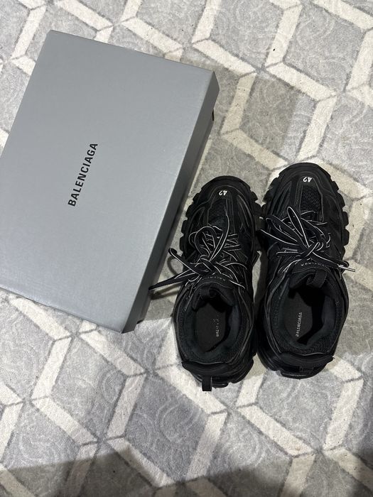 Balenciaga track