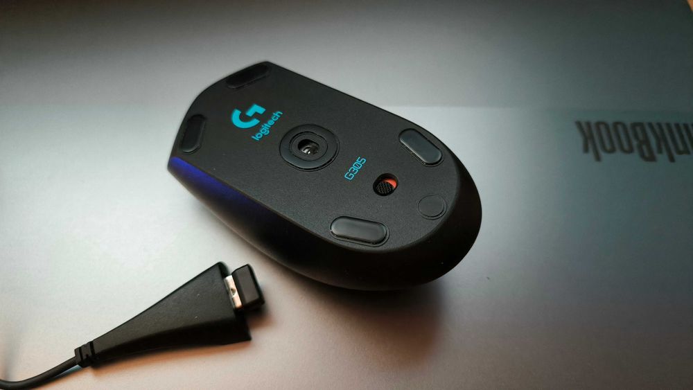 Logitech G305 LIGHTSPEED безжична геймърска мишка -HERO 12K, 6 бутона