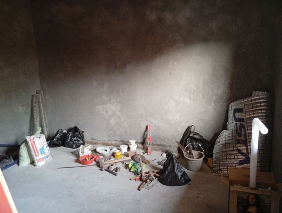 Uy sotiladi. Toshkent shaxar, Mirobod tumani, yo'lli yuzida 1.8 sotix