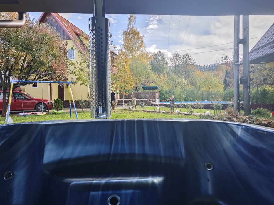 Cabana la munte cu jacuzzi acoperit