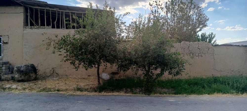 Yer sotiladi 5 sotka