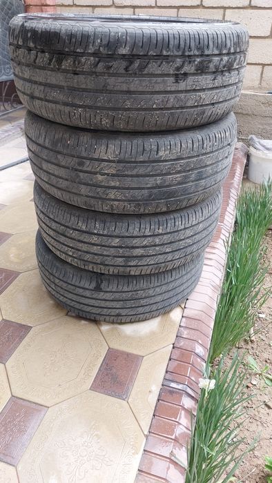 Продаётся авто шины 235 50/ 19