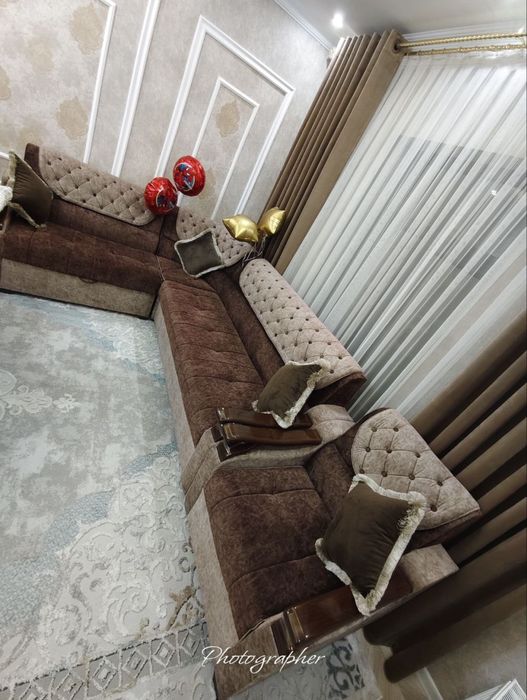 Диван с двумя креслами