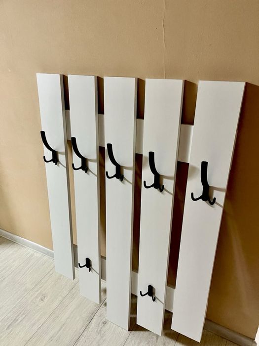 Настенная вешалка