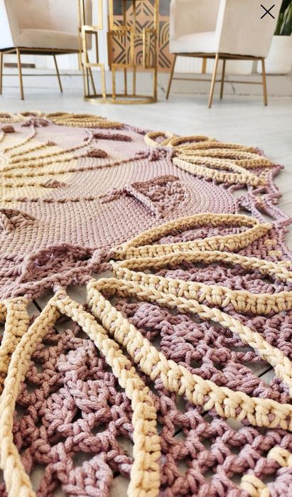 Круглый ковёр ручной работы