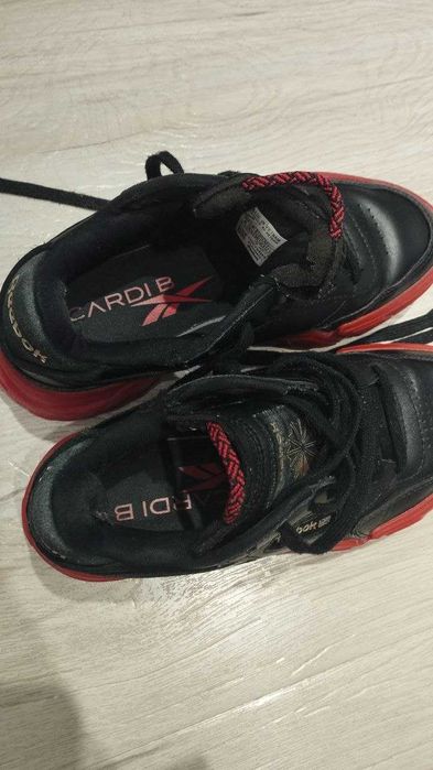 Кроссовки Reebok ft. Cardi B., 37 размер, кожа, оригинал