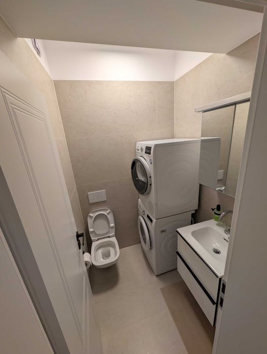 Apartament cu 3 camere , prima inchiriere