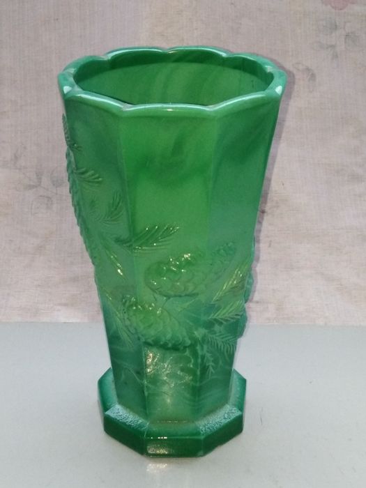 Ваза из "малахитового" стекла.