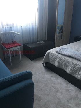 Къща с два жилищни и един призмен етаж в гр. Бяла Слатина