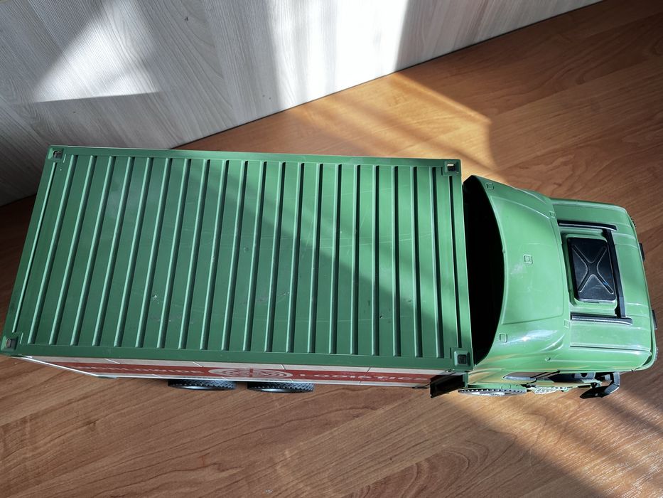 Продам машину BRUDER марка SCANIA модель HighLine